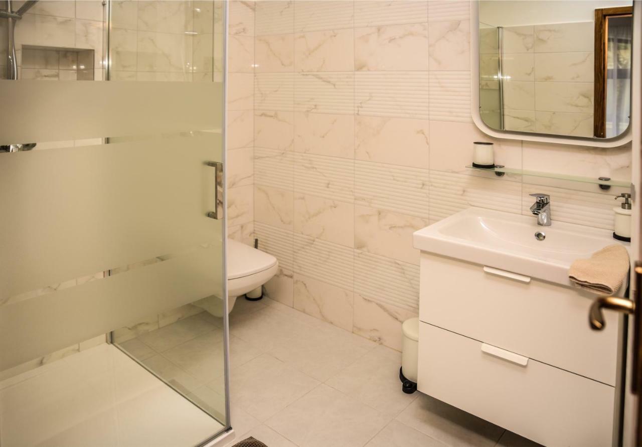 Centrum Apartman Cegled Bagian luar foto