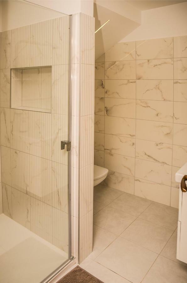 Centrum Apartman Cegled Bagian luar foto